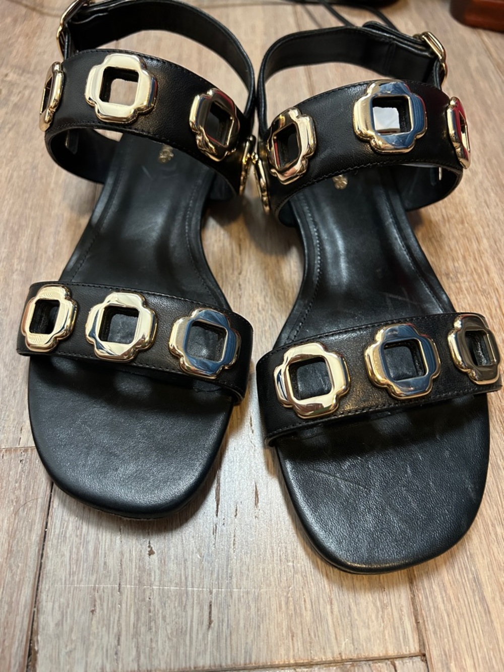 Larroude Milan Flat Sandal In Black Leather size 6.5